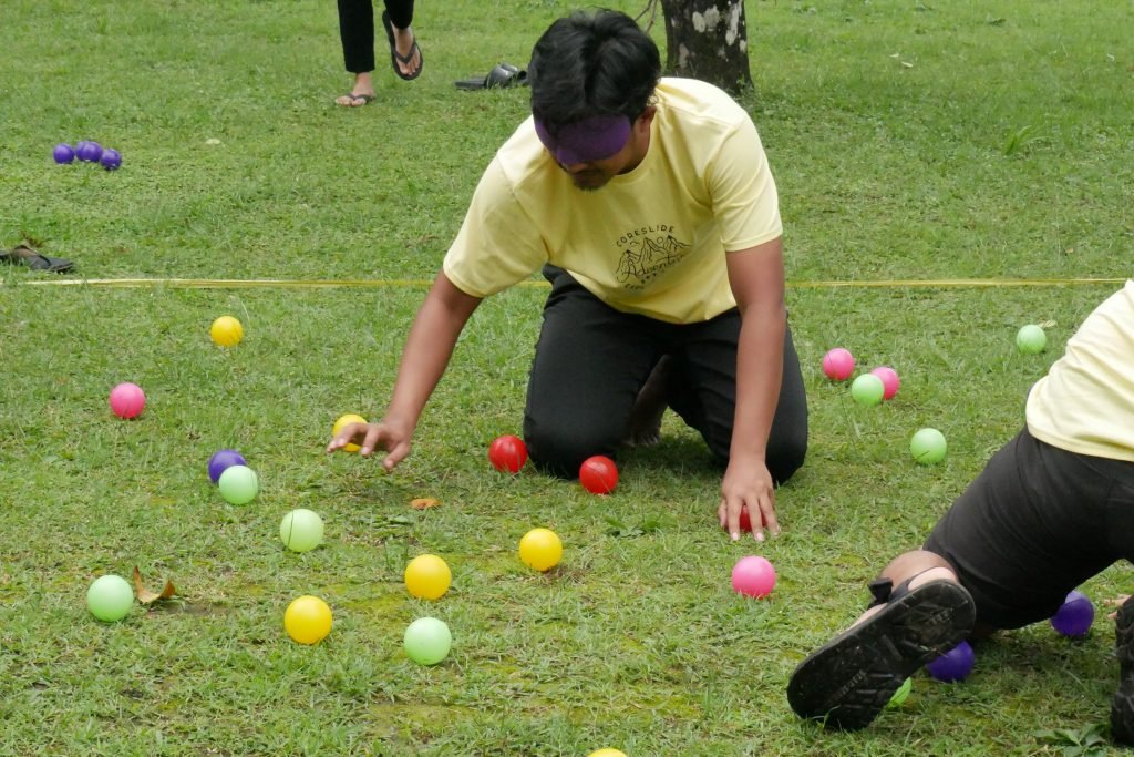 Communication Games JOS